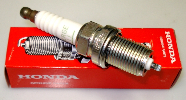 980795614E HONDA Свеча зажигания