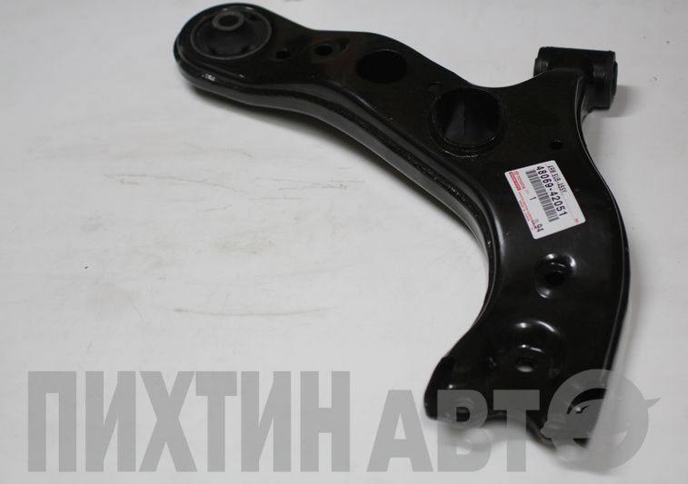 4806942051 TOYOTA Рычаг нижний пер лев