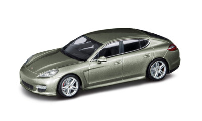 Модель автомобиля Porsche Panamera S Hybrid